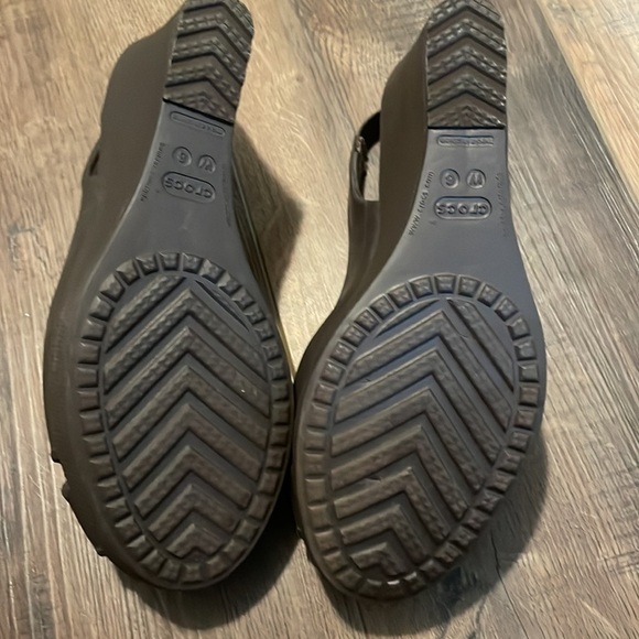 CROCS Farrah wedges Size W8 Espresso - Picture 7 of 11